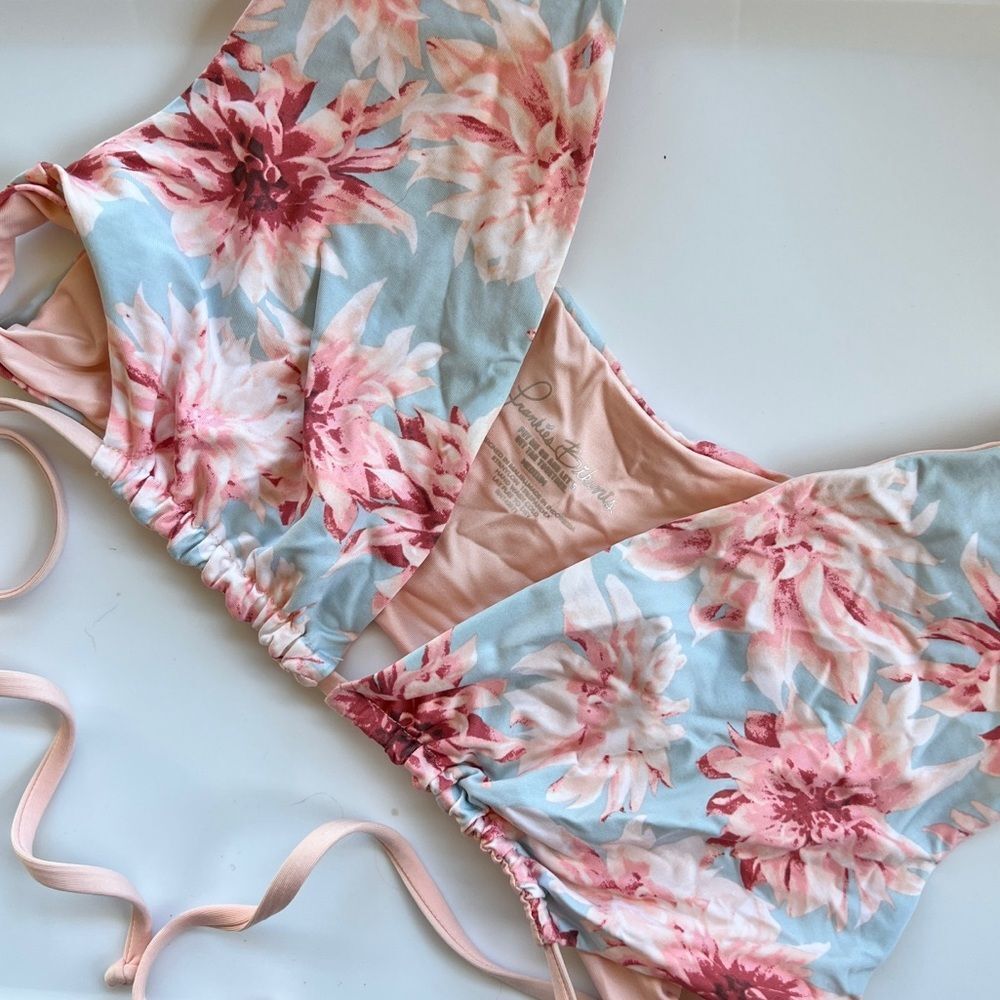 Frankie's Bikinis‎ Floral Bikini Top - Picture 5 of 6